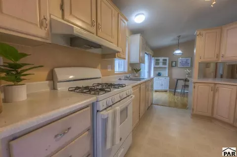 Kitchen - 616 E Ryus Ave, La Veta, CO 81055 photo 3 of 9