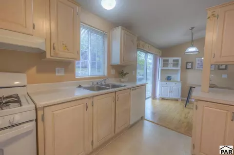 Kitchen - 616 E Ryus Ave, La Veta, CO 81055 photo 5 of 9