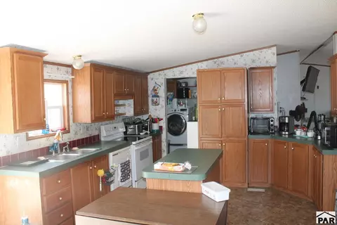 Kitchen - 8 Cedar Ridge Rd, Florence, CO 81226 photo 3 of 7