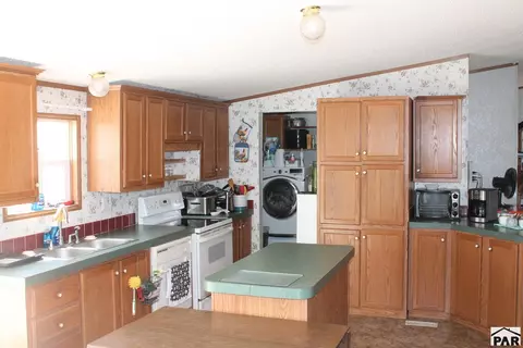 Kitchen - 8 Cedar Ridge Rd, Florence, CO 81226 photo 4 of 7