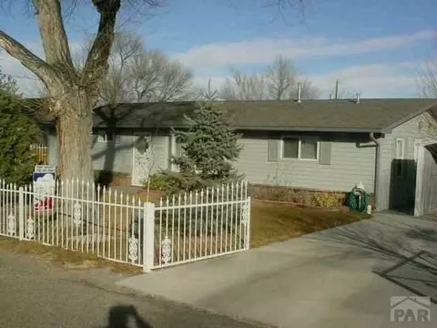 307 Cedar St, La Junta, CO 81050 photo 1