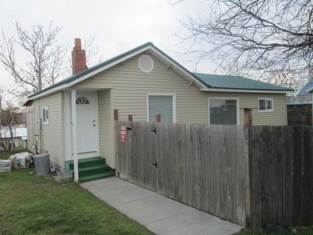 505 Holly Ln, Adrian, OR 97901 photo 1