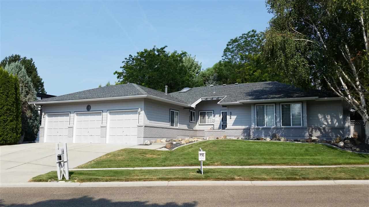 348 N Winged Foot Pl, Eagle, ID 83616 photo 1