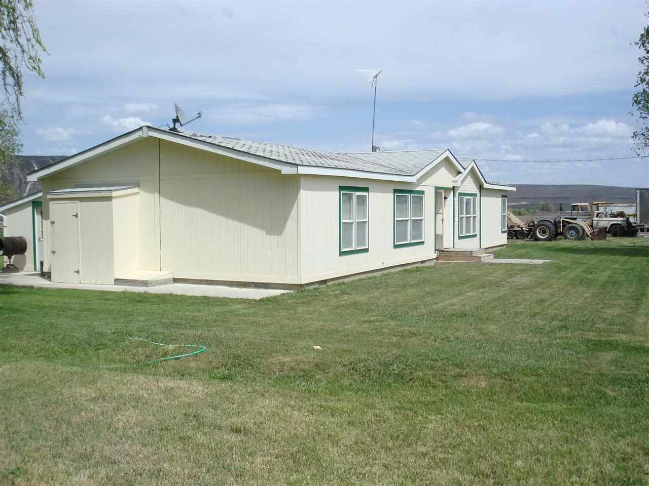 10684 Johnston Ln, Melba, ID 83641 photo 1