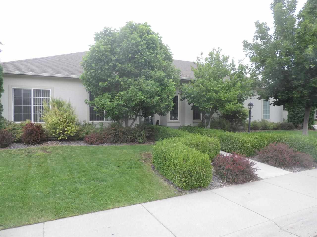 1296 N Crestmont Dr, Meridian, ID 83642 photo 1
