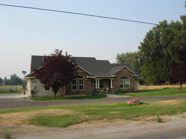 1732 E Main, Emmett, ID 83617 photo 1
