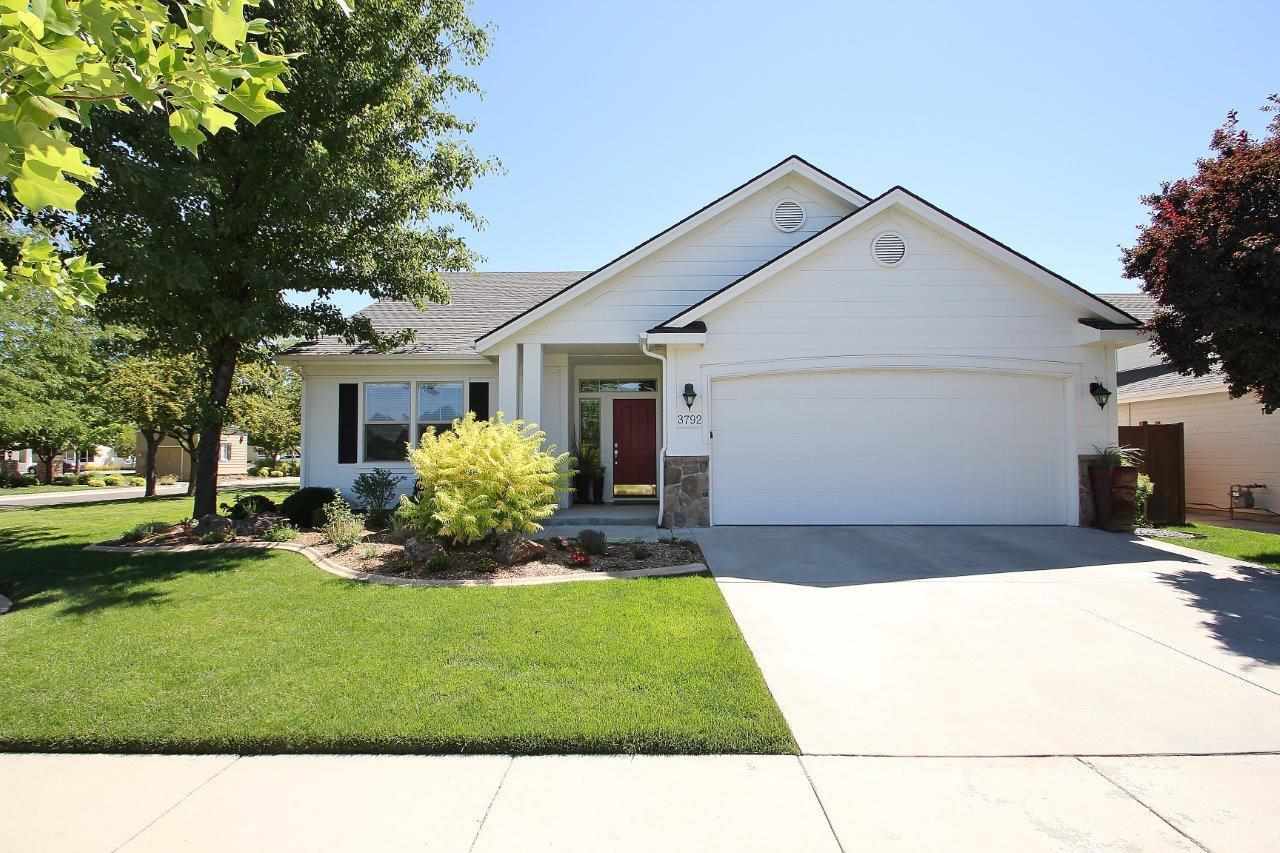 3792 N Park Crossing Ave, Meridian, ID 83646 photo 1