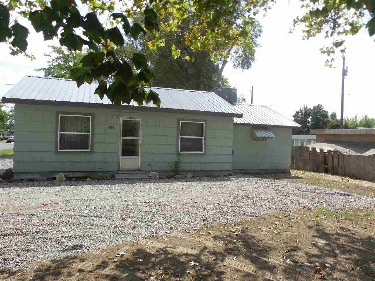 754 NW 4th Ave, Ontario, OR 97914 photo 1