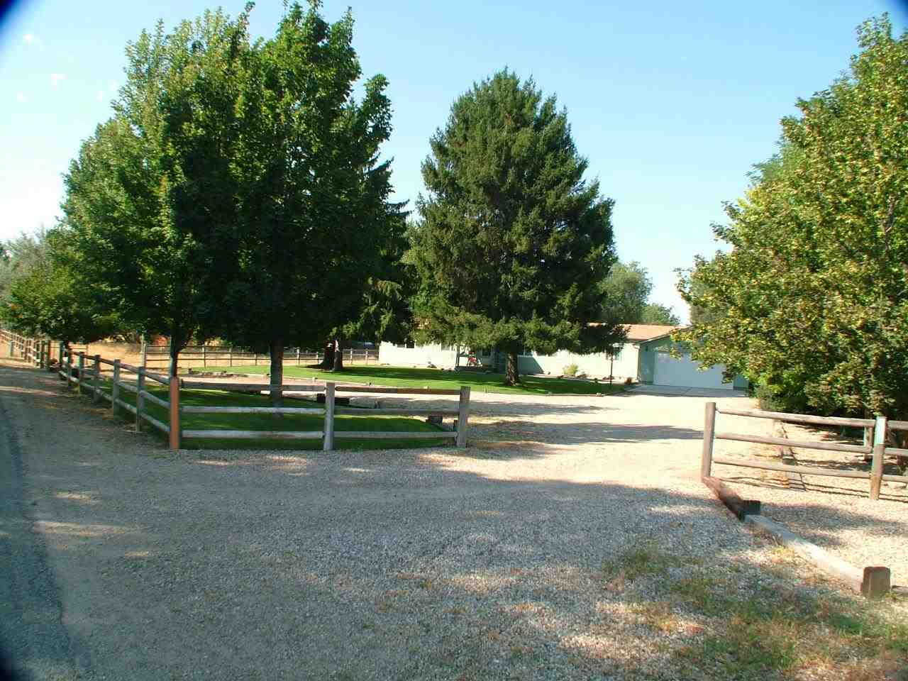 3405 N Brookside Ln, Garden City, ID 83714 photo 1