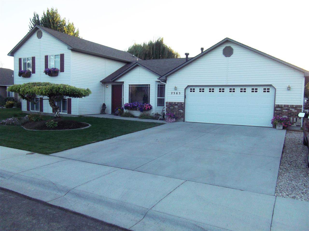 2565 N Marburg Ave, Meridian, ID 83646 photo 1