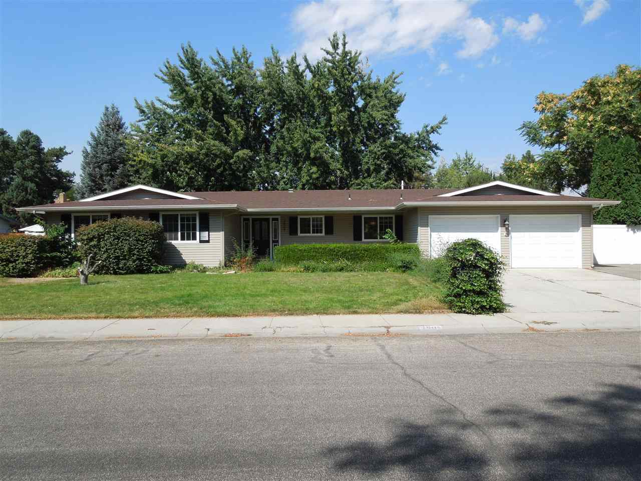 3905 N Kingswood Dr, Boise, ID 83704 photo 1