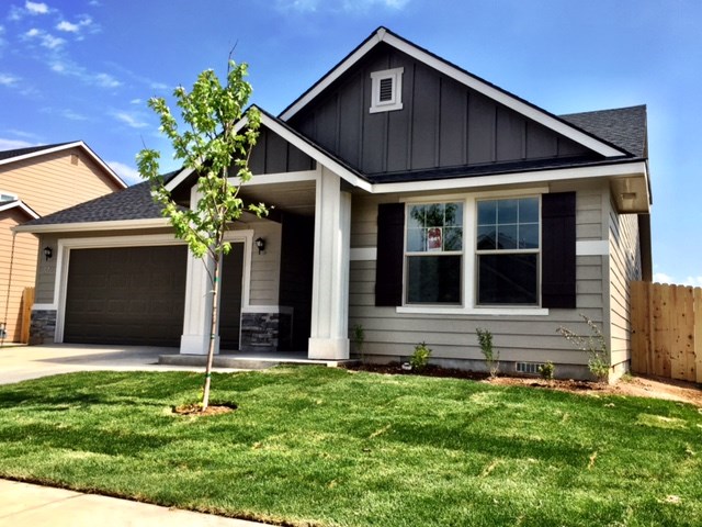 372 E Producer Dr, Meridian, ID 83646 photo 1
