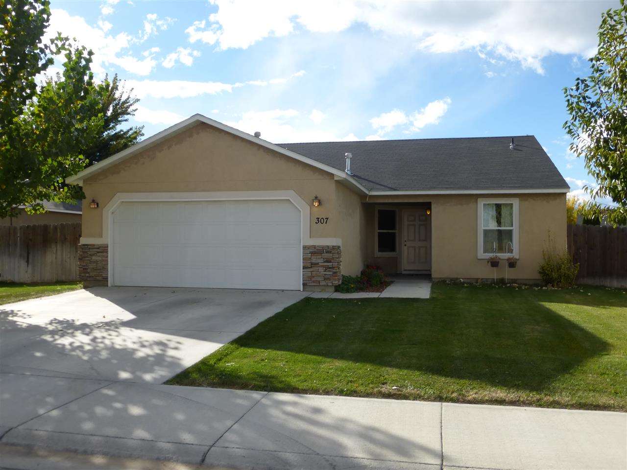 307 Midvale Ave, Caldwell, ID 83605 photo 1