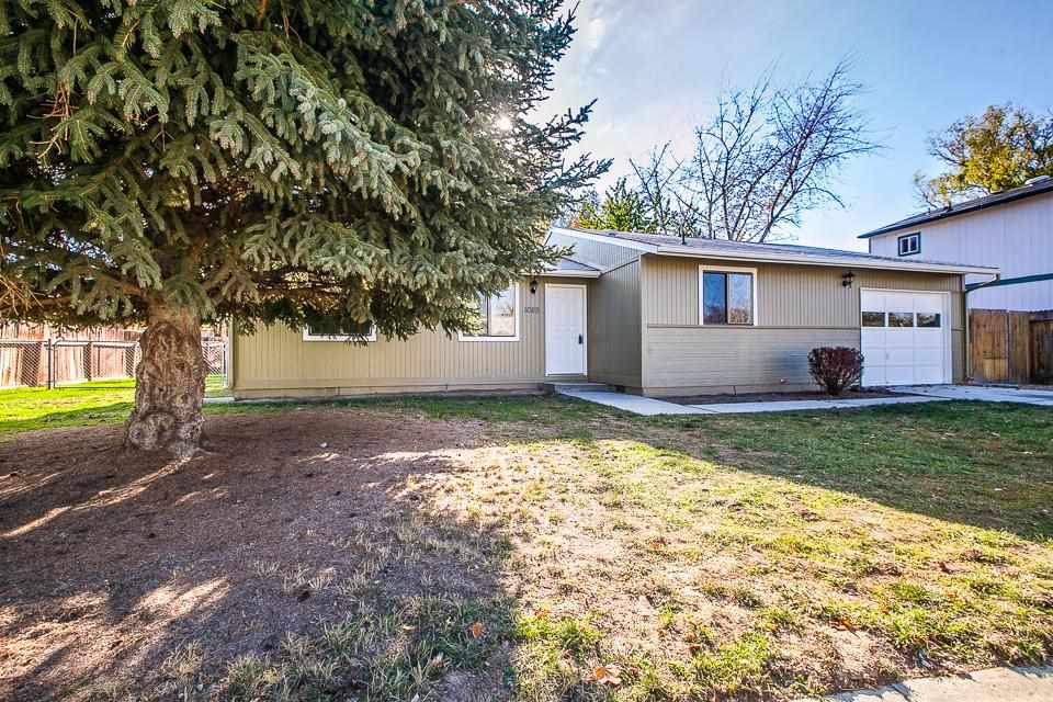 1085 W Chateau Ave, Meridian, ID 83646 photo 1