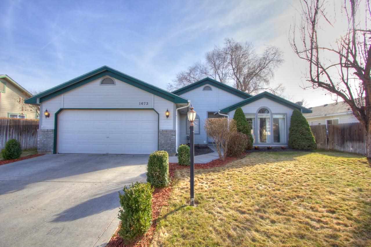 1673 E Meadowgrass St, Meridian, ID 83646 photo 1