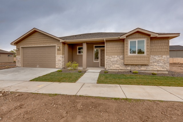 9557 W Woodland Dr, Boise, ID 83704 photo 1