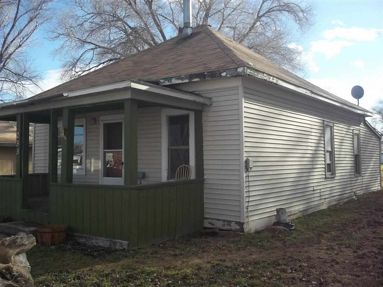 233 D St W, Vale, OR 97918 photo 1