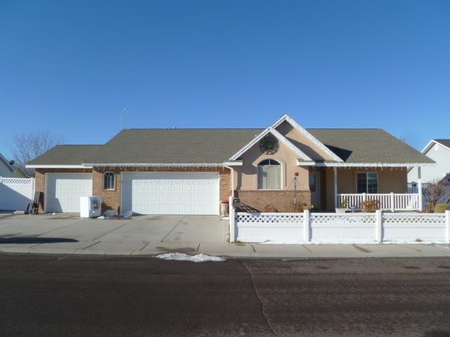 403 Whispering Pine Dr, Twin Falls, ID 83301 photo 1