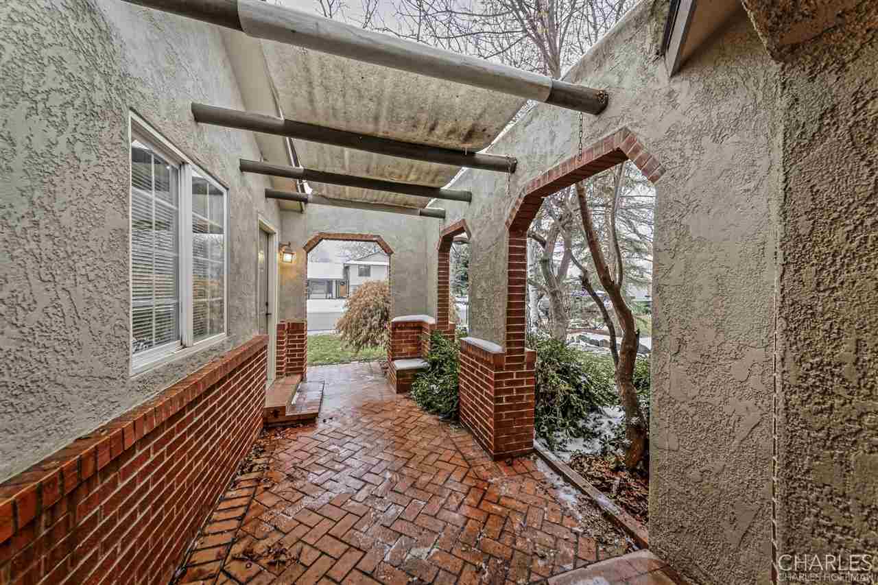 3370 W Sugar Creek Dr, Meridian, ID 83646 photo 1