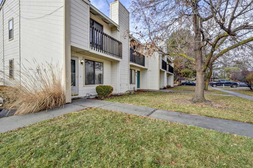 3028 S Windstream Ln, Boise, ID 83706 photo 1