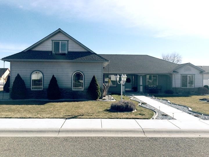 582 NW 15th St, Ontario, OR 97914 photo 1