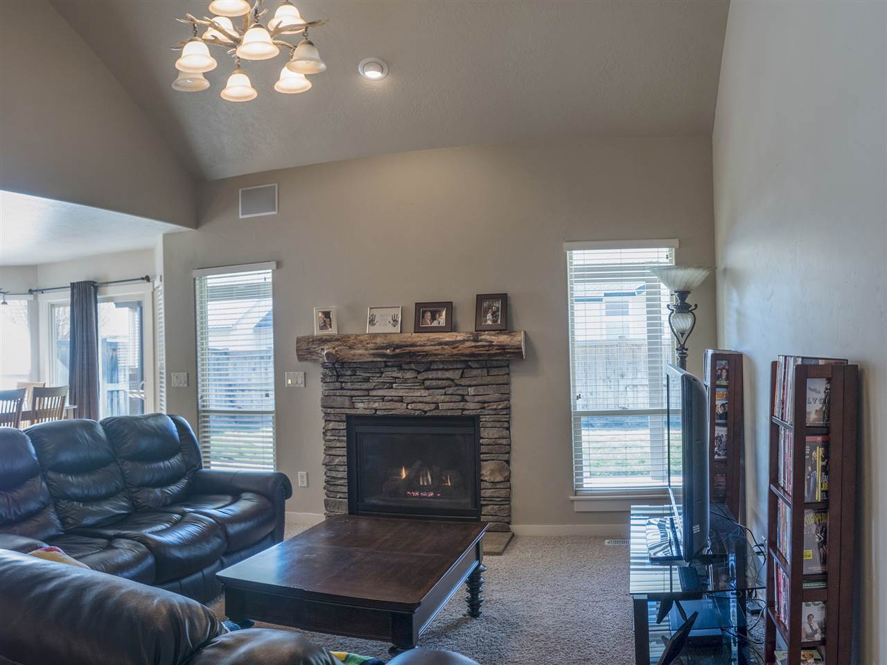 1863 W Marten Creek Dr, Meridian, ID 83646 photo 1