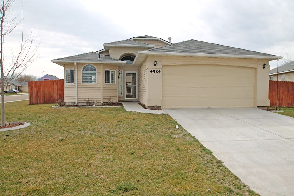 4524 Duke St, Caldwell, ID 83605 photo 1