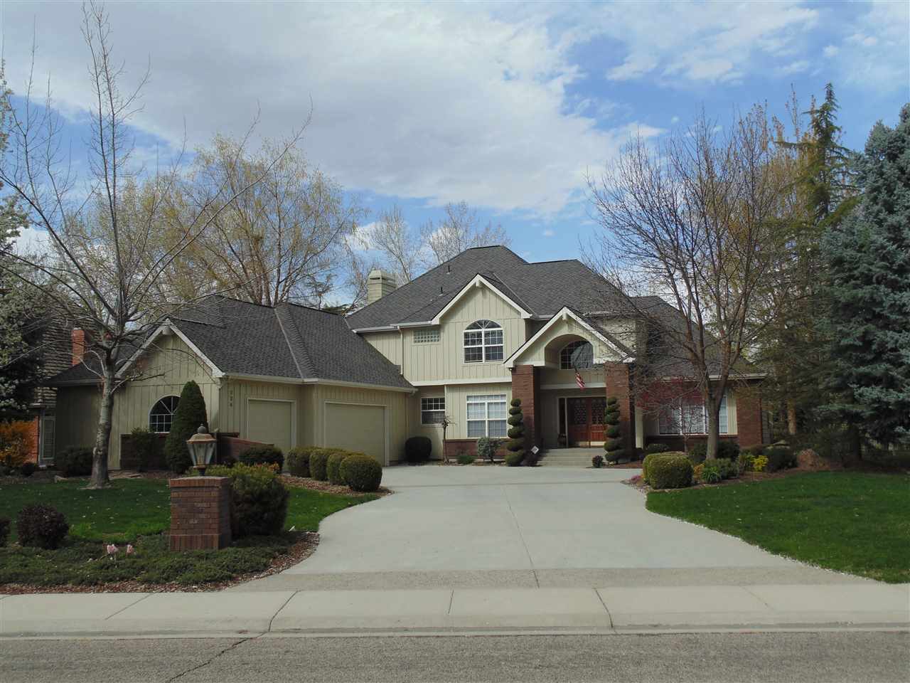 324 E Woodlander, Eagle, ID 83616 photo 1