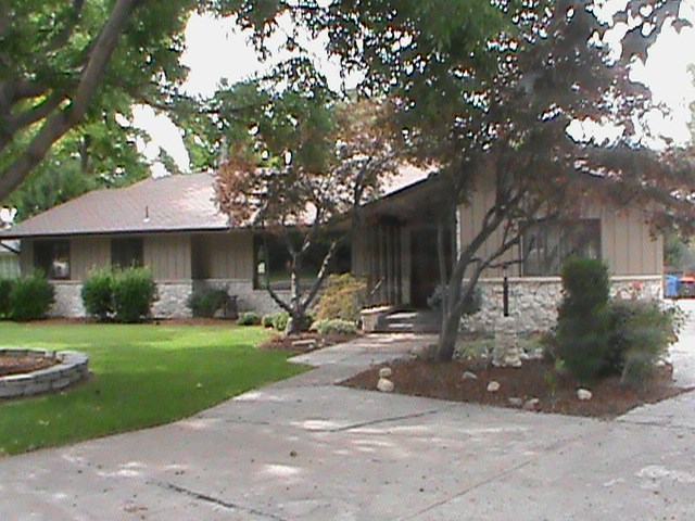 2130 Hillcrest Dr, Twin Falls, ID 83301 photo 1