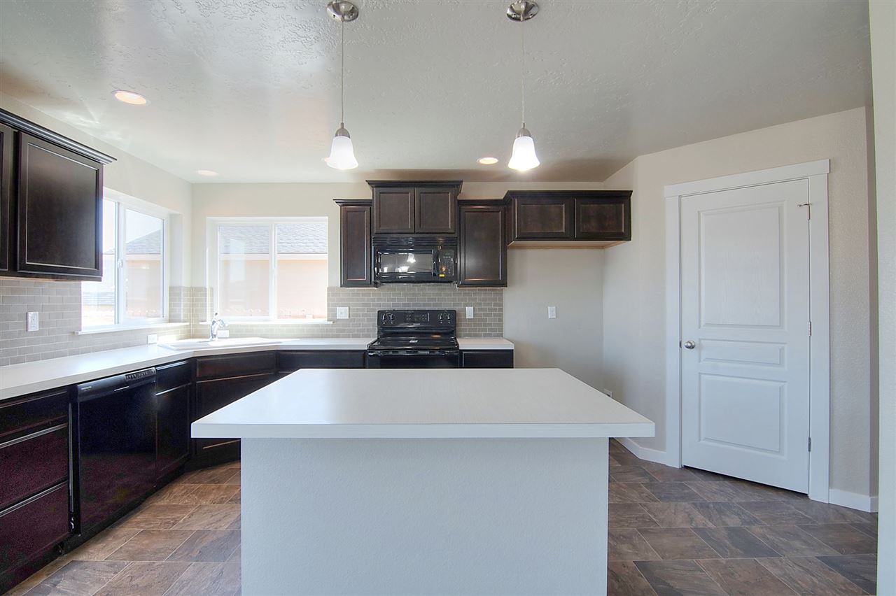 8202 W Saddlehorn St, Boise, ID 83709 photo 1