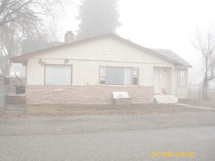 430 10th Ave E, Gooding, ID 83330 photo 1