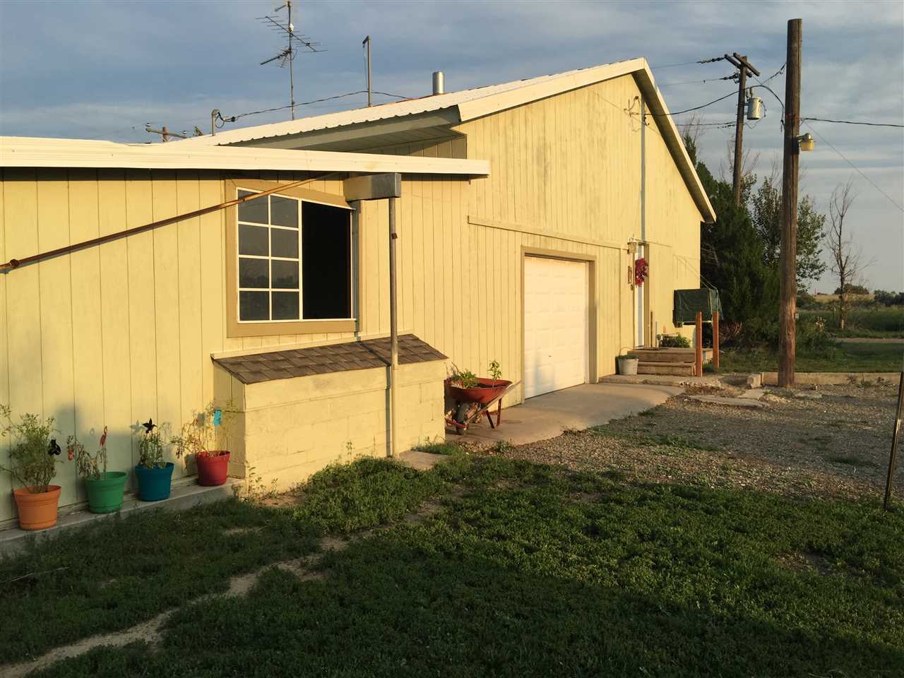 732 E 1850 S, Bliss, ID 83314 photo 1