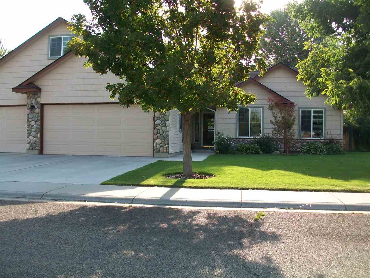 95 S Cooksom Ave, Eagle, ID 83616 photo 1