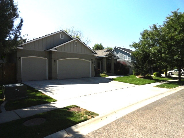 467 E Ridge Dr, Eagle, ID 83616 photo 1