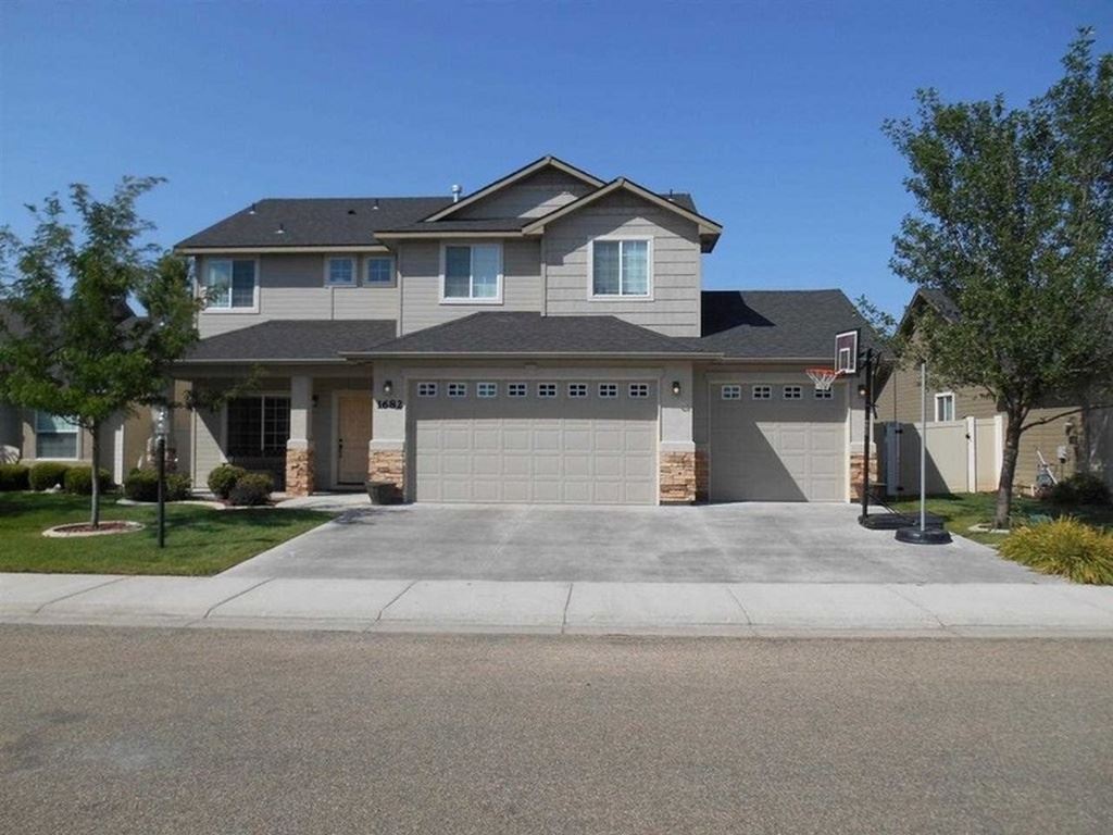 1682 W Apgar Creek Dr, Meridian, ID 83646 photo 1