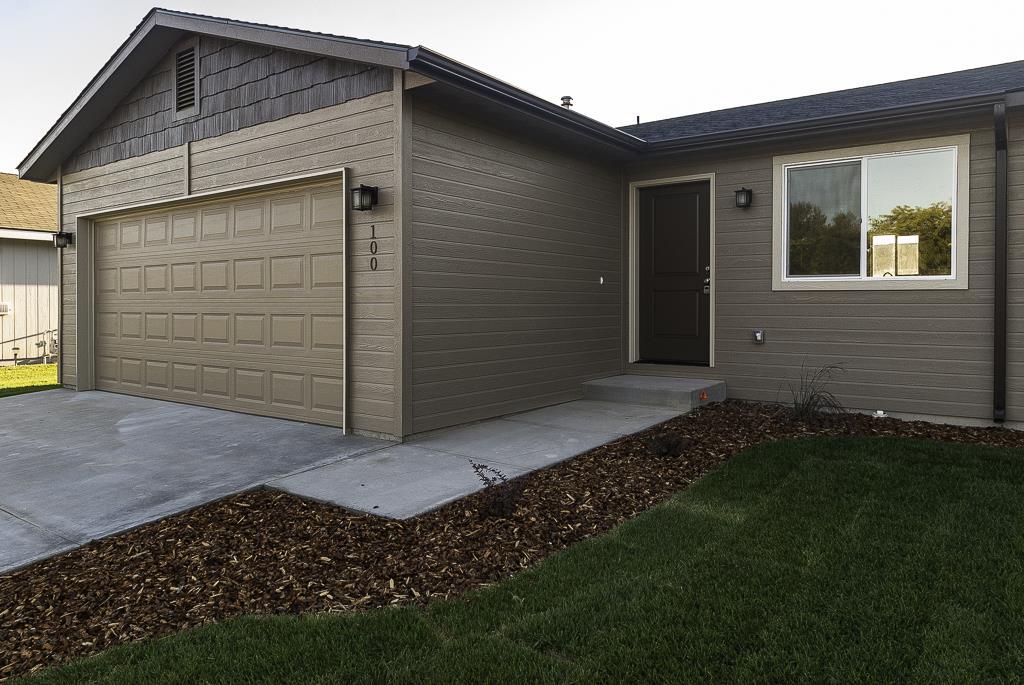 100 Mitchell Dr, Wilder, ID 83676 photo 1