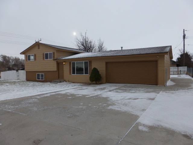 911 Lavina Ave, Twin Falls, ID 83301 photo 1