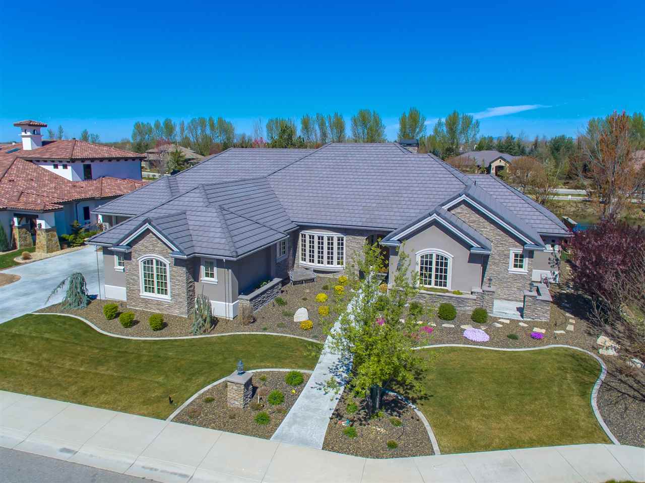 768 W Watersford Dr, Eagle, ID 83616 photo 1