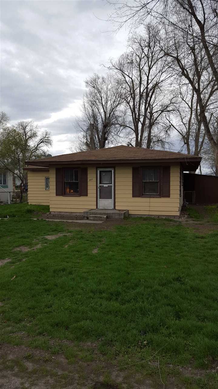 317 E Bower Ave, Nyssa, OR 97913 photo 1