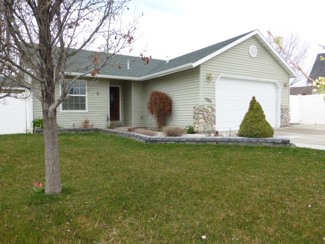 1105 Bailey Ave, Filer, ID 83328 photo 1