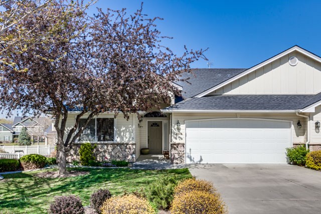 689 N Eagle Rd, Eagle, ID 83616 photo 1