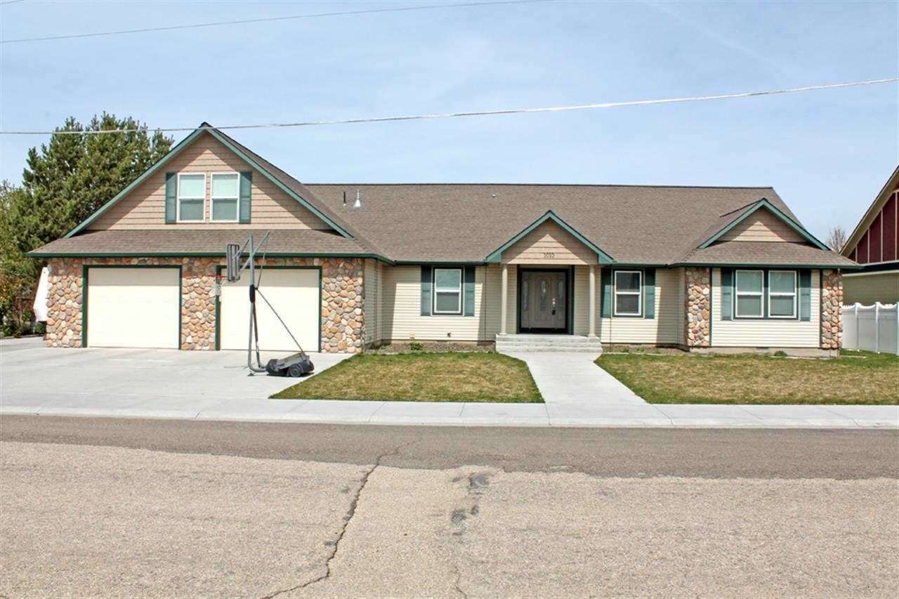 1010 Phillips St, Emmett, ID 83617 photo 1