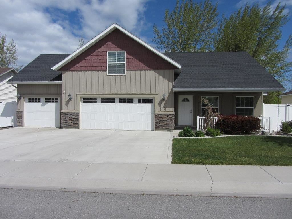 712 Pine St, Filer, ID 83328 photo 1