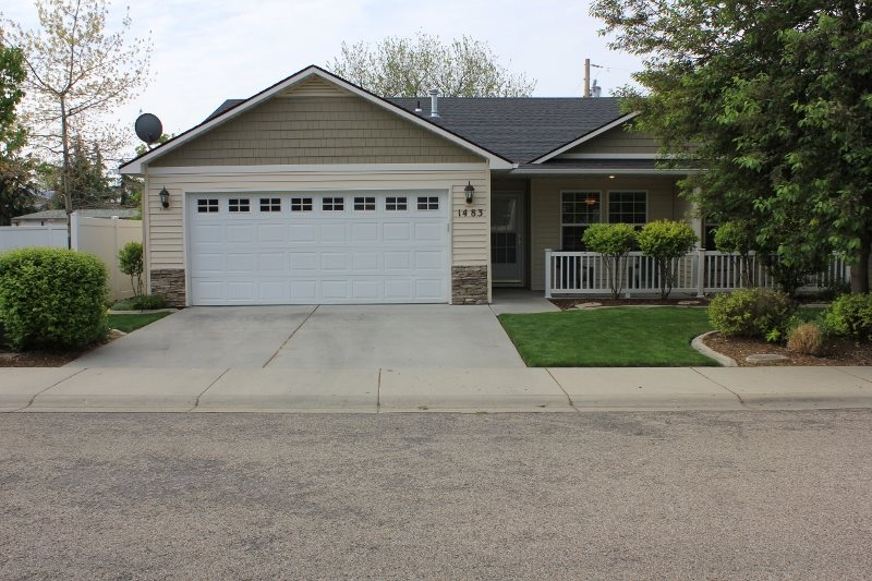 1483 E Willowbrook Ct, Meridian, ID 83646 photo 1