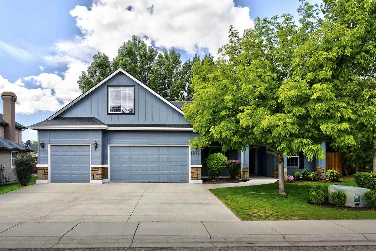 1237 S Falling Water Way, Eagle, ID 83616 photo 1
