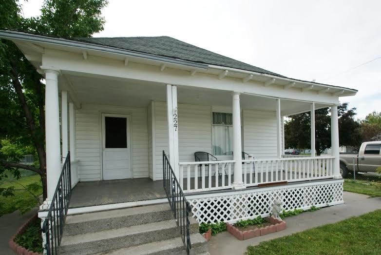 227 6th St, Filer, ID 83328 photo 1