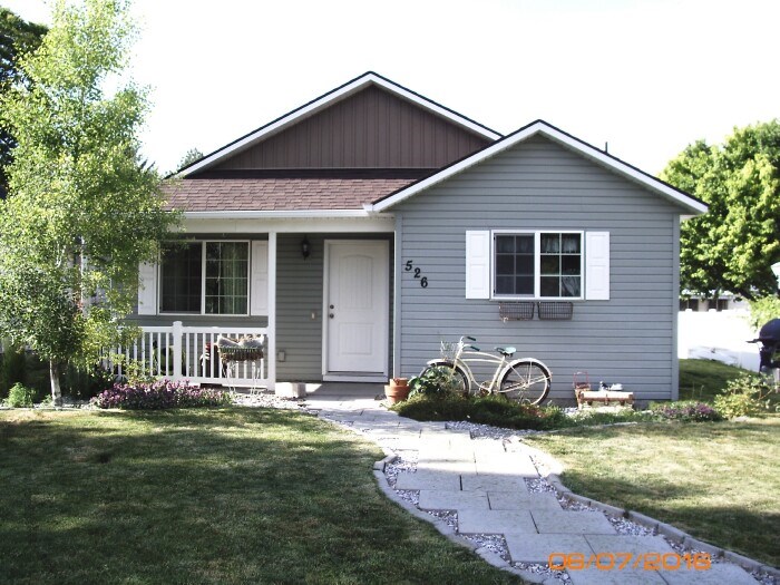526 5th St, Filer, ID 83328 photo 1