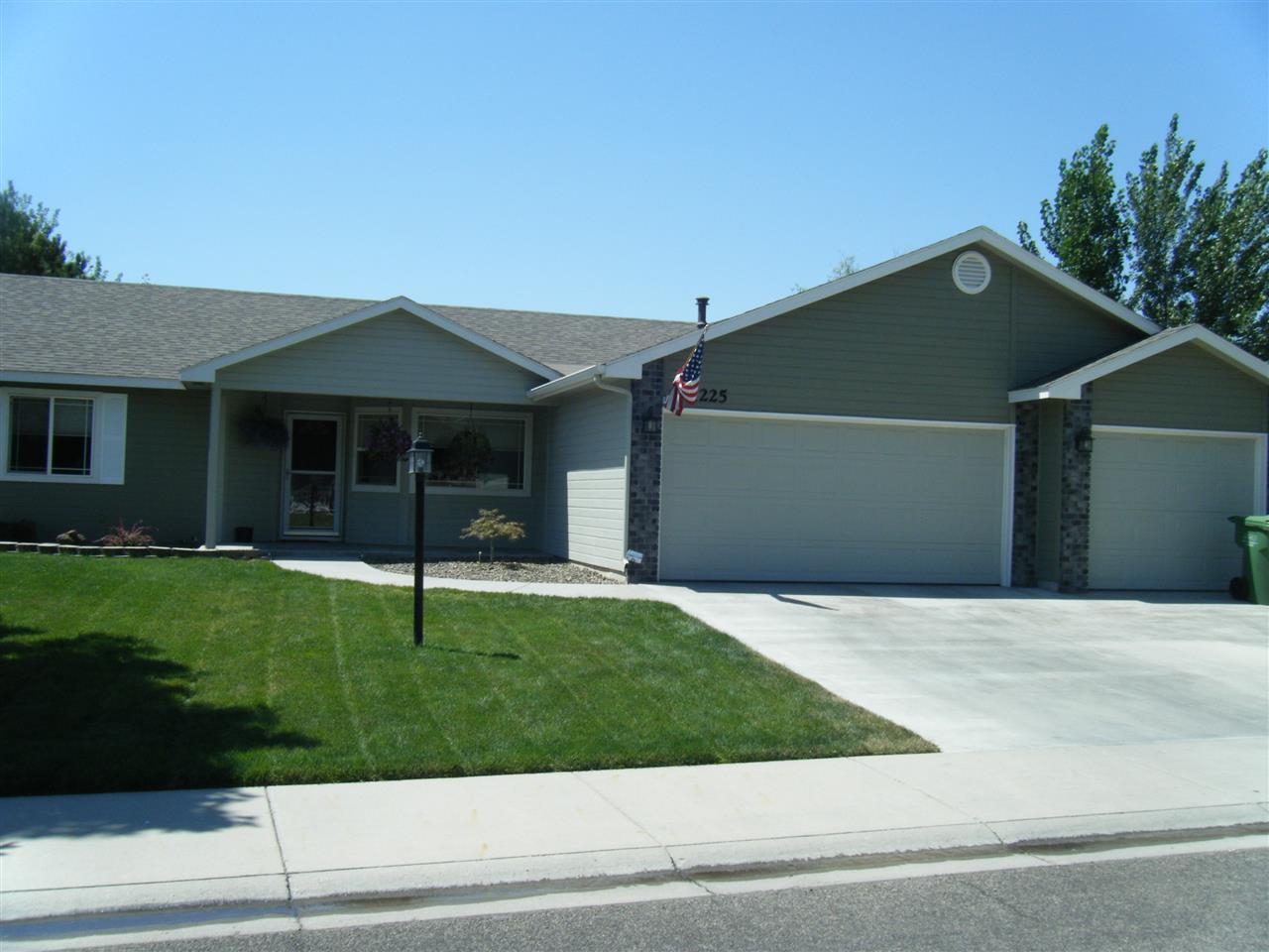 1225 N Caucus Way, Meridian, ID 83642 photo 1