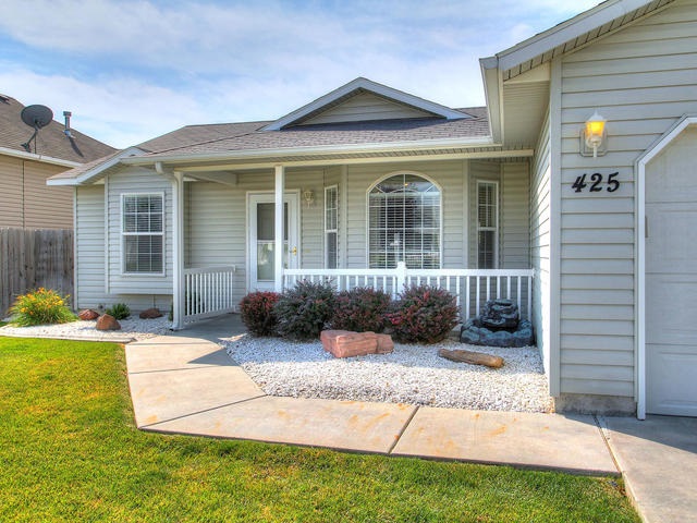 425 Black Hawk Dr, Kuna, ID 83634 photo 1