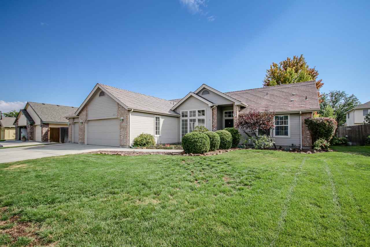 1379 E Hogan St, Eagle, ID 83616 photo 1